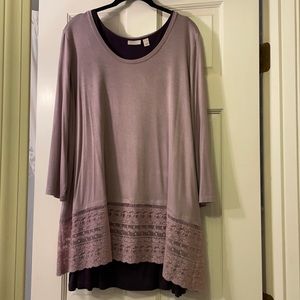 Logo by Lori Goldstein tops Sz xl